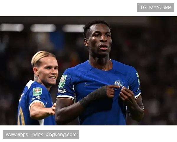 切尔西门前混战补射形成关键一击 切尔西门前混战补射形成关键一击