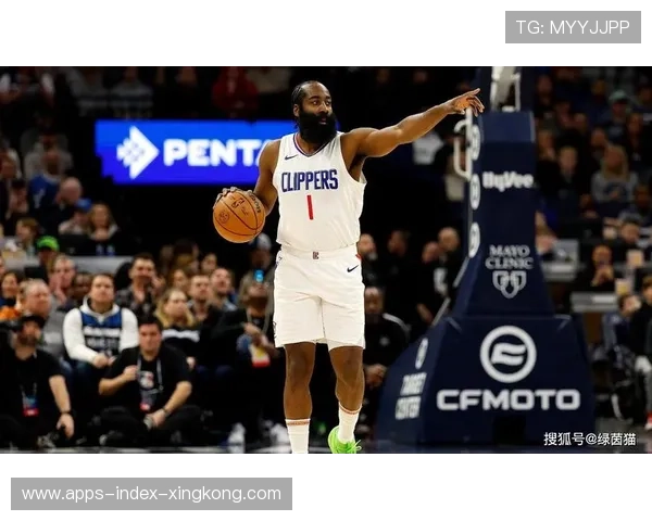 哈登连续妙传撕裂防线,快船打出漂亮攻势 哈登连续妙传撕裂防线,快船打出漂亮攻势