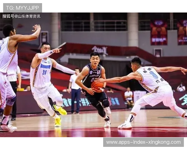 CBA新疆替补三分命中扭转比赛局势的华丽转折：场上火花如何点亮胜利之路