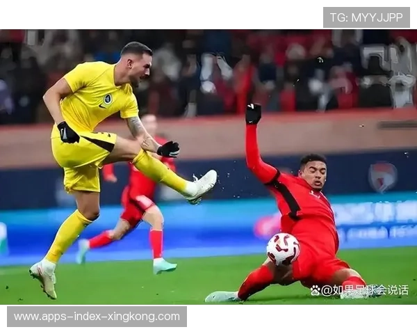 中超门将伸腿救险扑出单刀赢得掌声