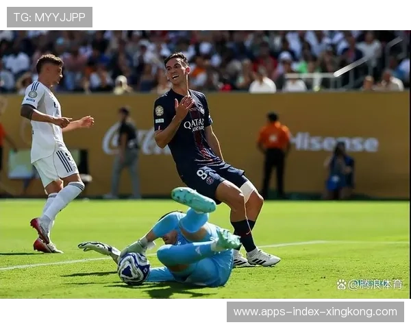 巴黎快速推进连续打出威胁，姆巴佩全场最具冲击力